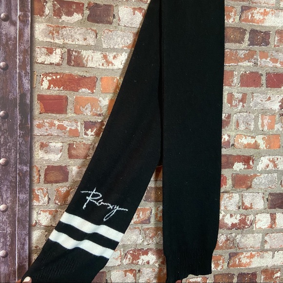 ROXY Logo Black Scarft White Logo EUC - Picture 5 of 7